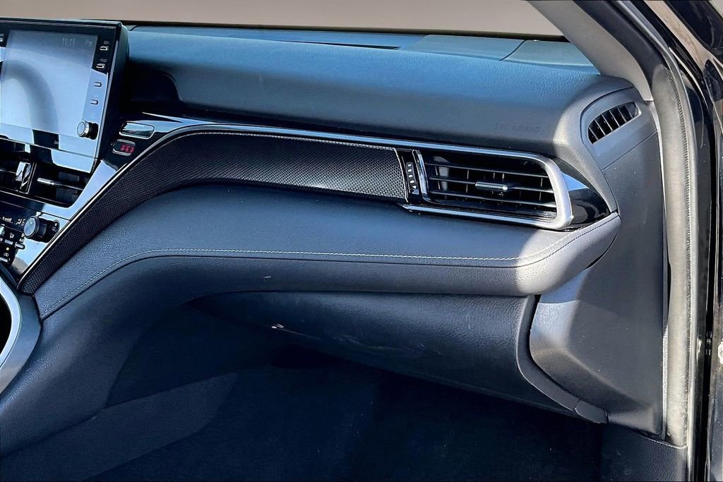 Used 2021 Toyota Camry XSE image 16