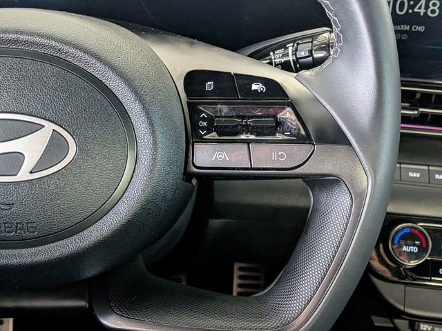 Used 2025 Hyundai Elantra SEL image 16