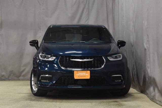 Certified 2025 Chrysler Pacifica Select image 5