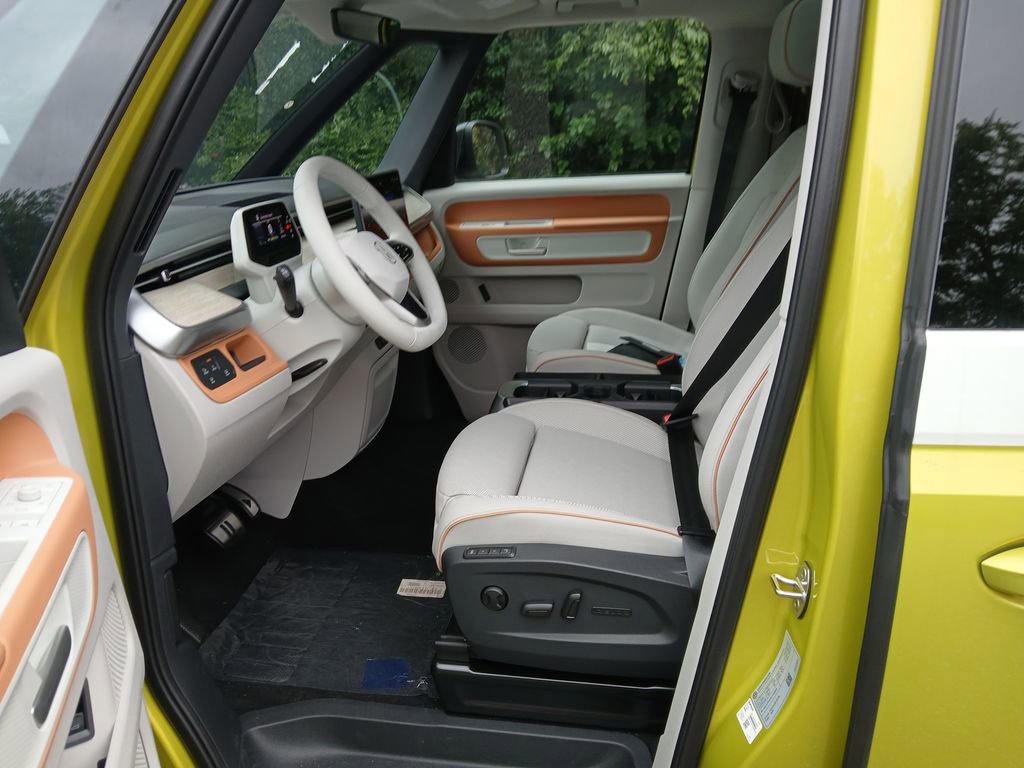New 2025 Volkswagen ID. Buzz 1st Edition image 9
