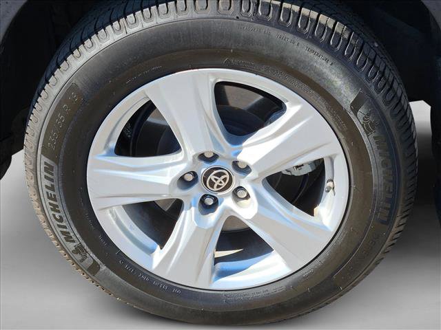 Used 2020 Toyota Highlander LE image 8