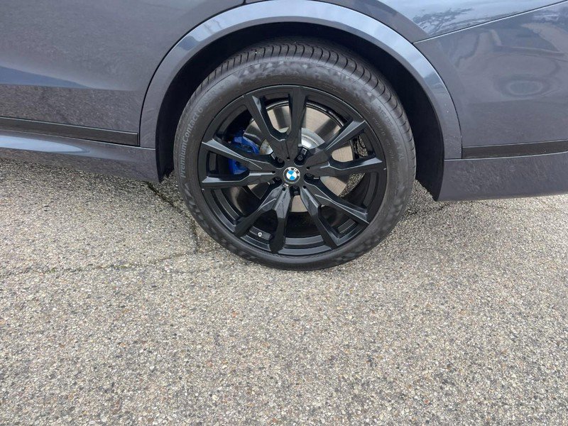 Used 2022 BMW X7 M50i w/ Luxury Seating Package image 6