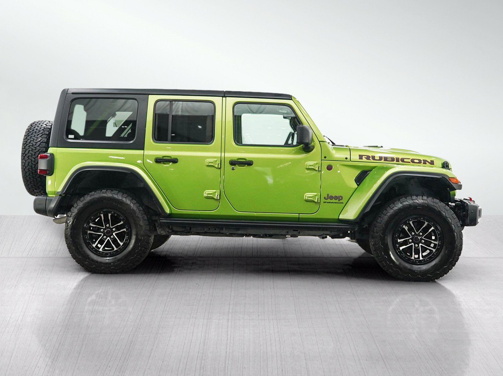 Used 2025 Jeep Wrangler Unlimited Rubicon w/ XTREMEE 35" Tire Package AWD/4WD image 6