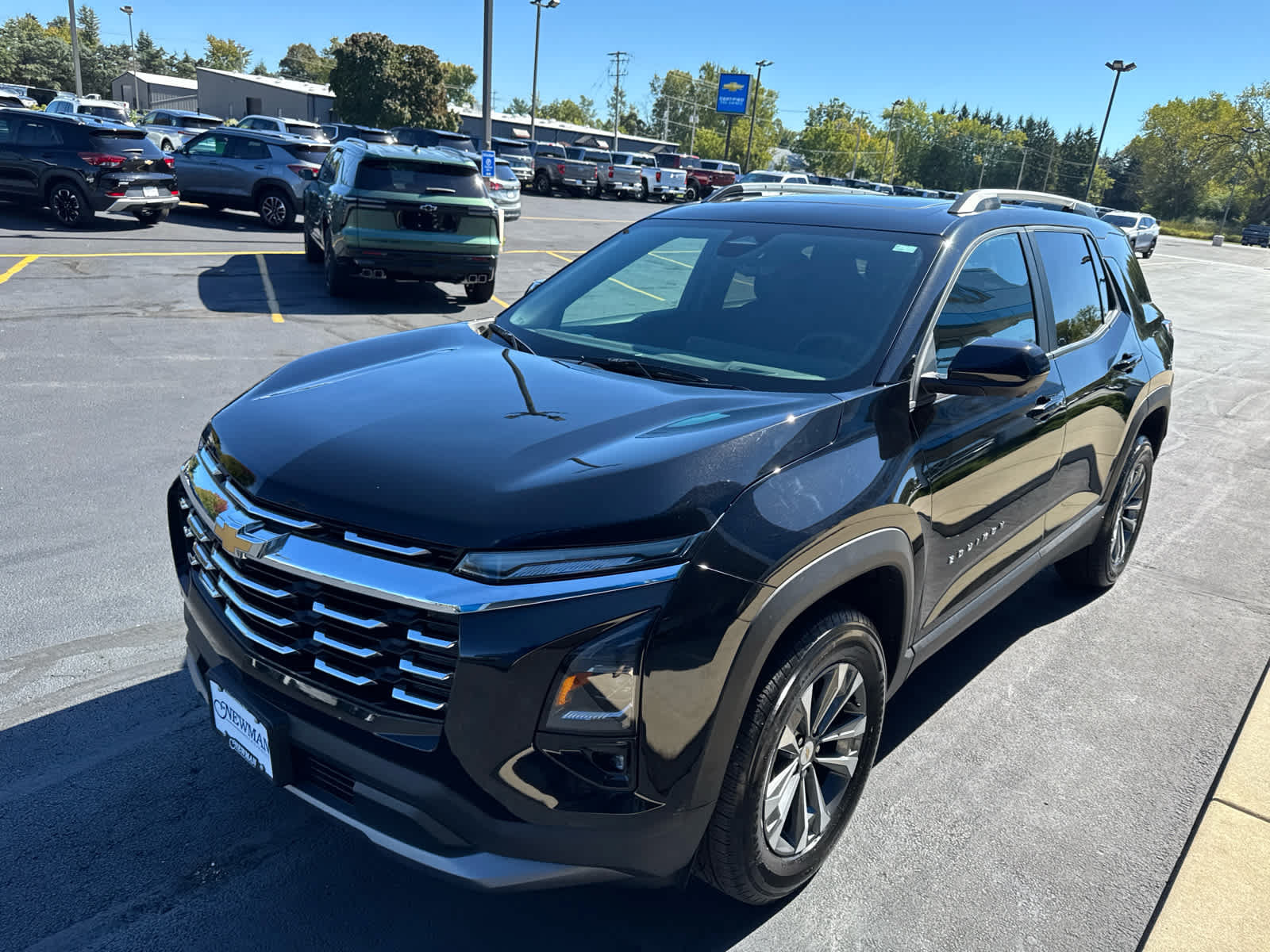 Used 2025 Chevrolet Equinox LT w/ Safety and Technology Package FWD image 11