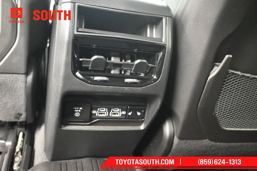 Used 2023 Jeep Grand Cherokee Limited AWD/4WD image 24