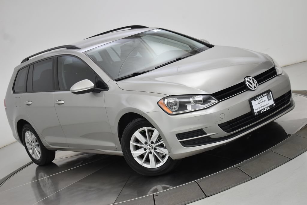 Used 2016 Volkswagen Golf S FWD image 2