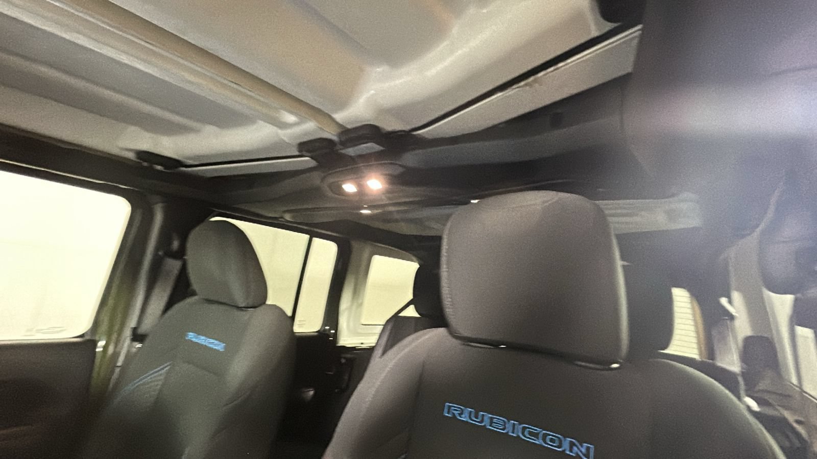 Used 2024 Jeep Wrangler Unlimited Rubicon 4xe AWD/4WD image 14