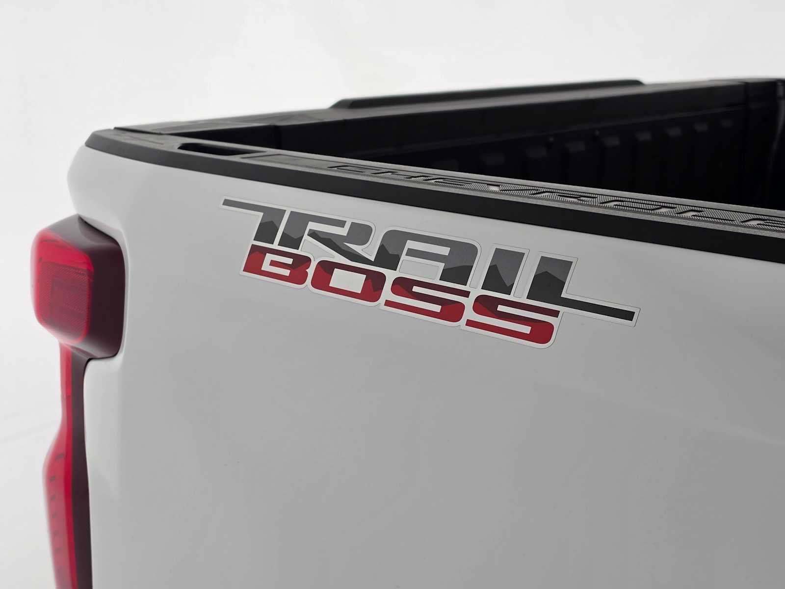 Used 2025 Chevrolet Silverado 1500 Custom Trail Boss AWD/4WD image 13