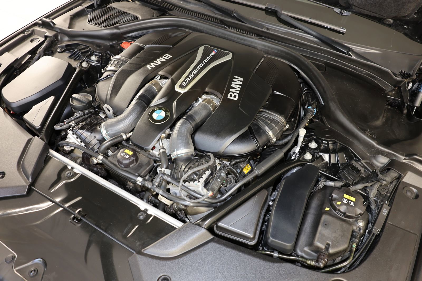 Used 2019 BMW M550i xDrive AWD/4WD image 34