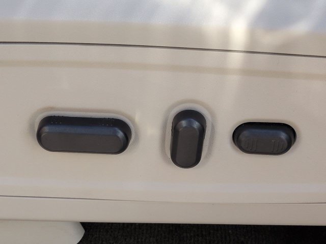 Used 2017 Lincoln Navigator Select RWD image 22