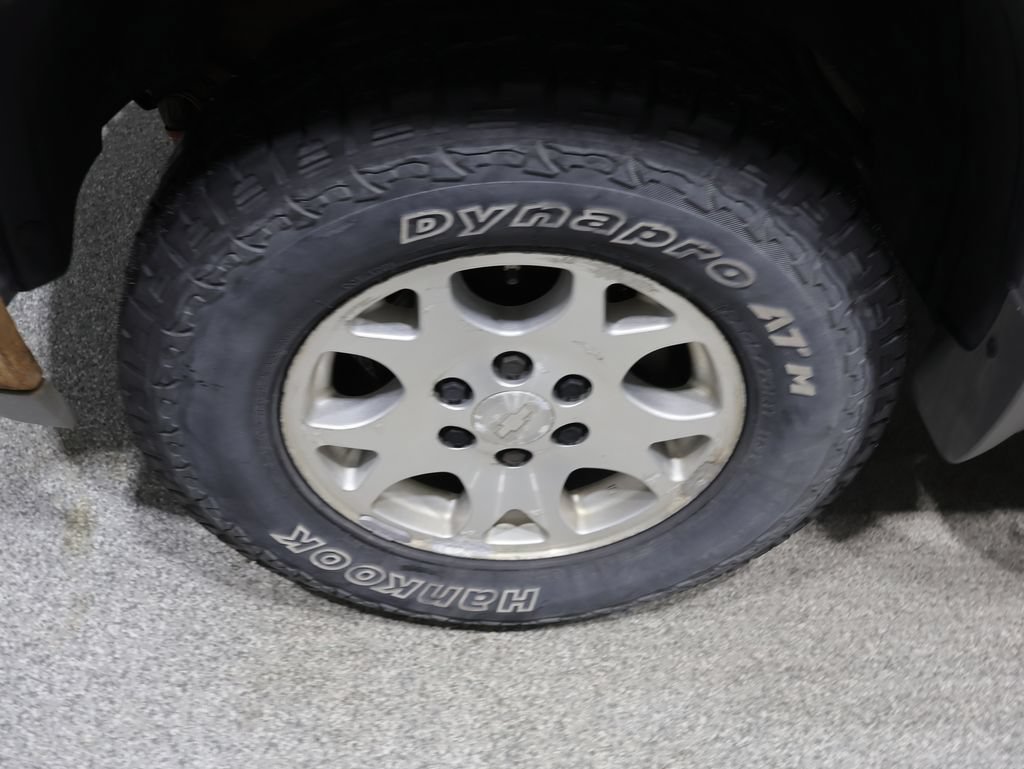 Used 2006 Chevrolet Suburban Z71 w/ Z71 Preferred Equipment Group AWD/4WD image 17