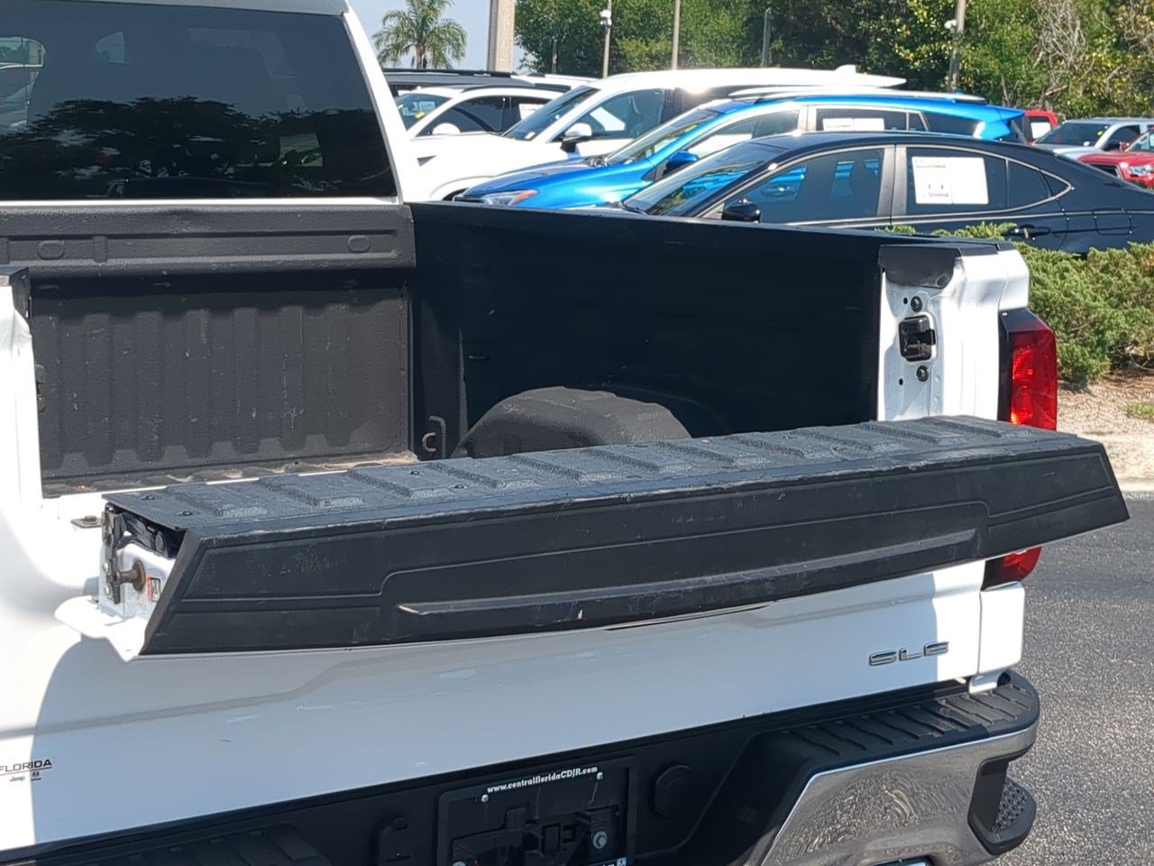 Used 2023 GMC Sierra 1500 SLE AWD/4WD image 14