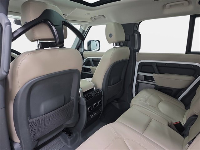Used 2023 Land Rover Defender 130 SE image 12