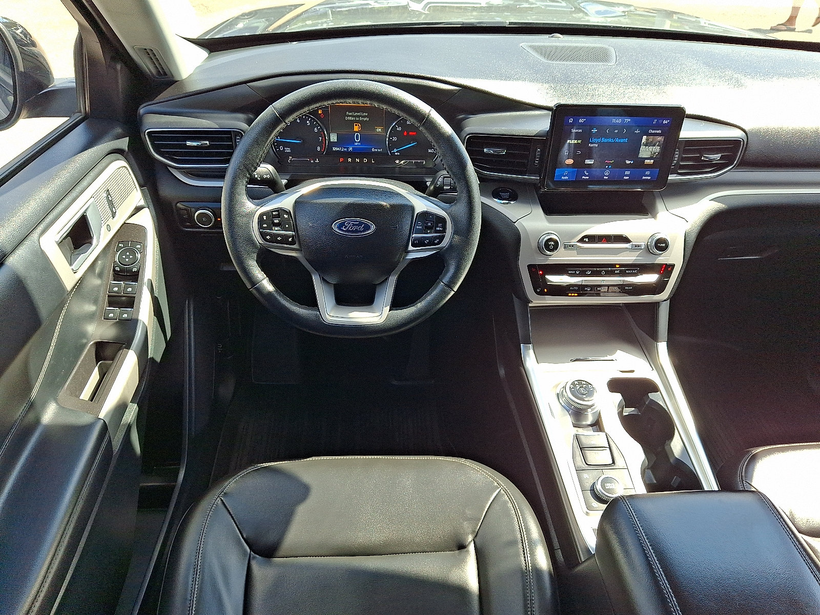 Used 2024 Ford Explorer XLT w/ Equipment Group 202A AWD/4WD image 12
