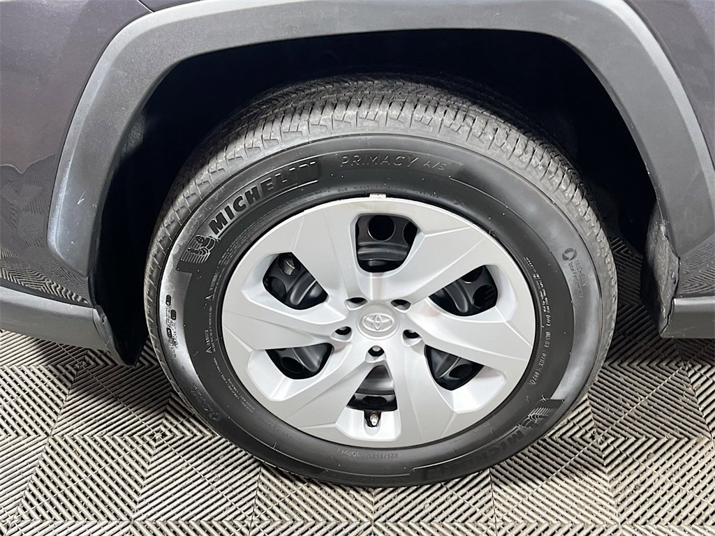 Used 2024 Toyota RAV4 LE image 27