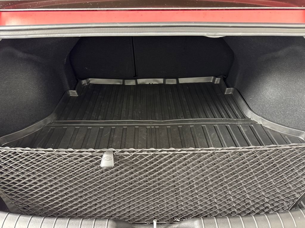 Used 2023 Hyundai Elantra Limited image 23