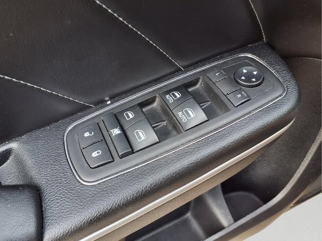 Used 2019 Dodge Charger R/T w/ Plus Group RWD image 17