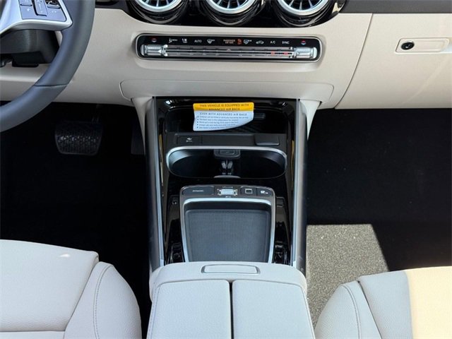 Certified 2025 Mercedes-Benz GLA 250 4MATIC image 11