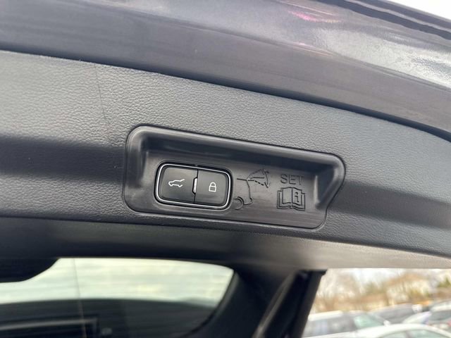 Used 2025 Ford Explorer ST-Line image 8