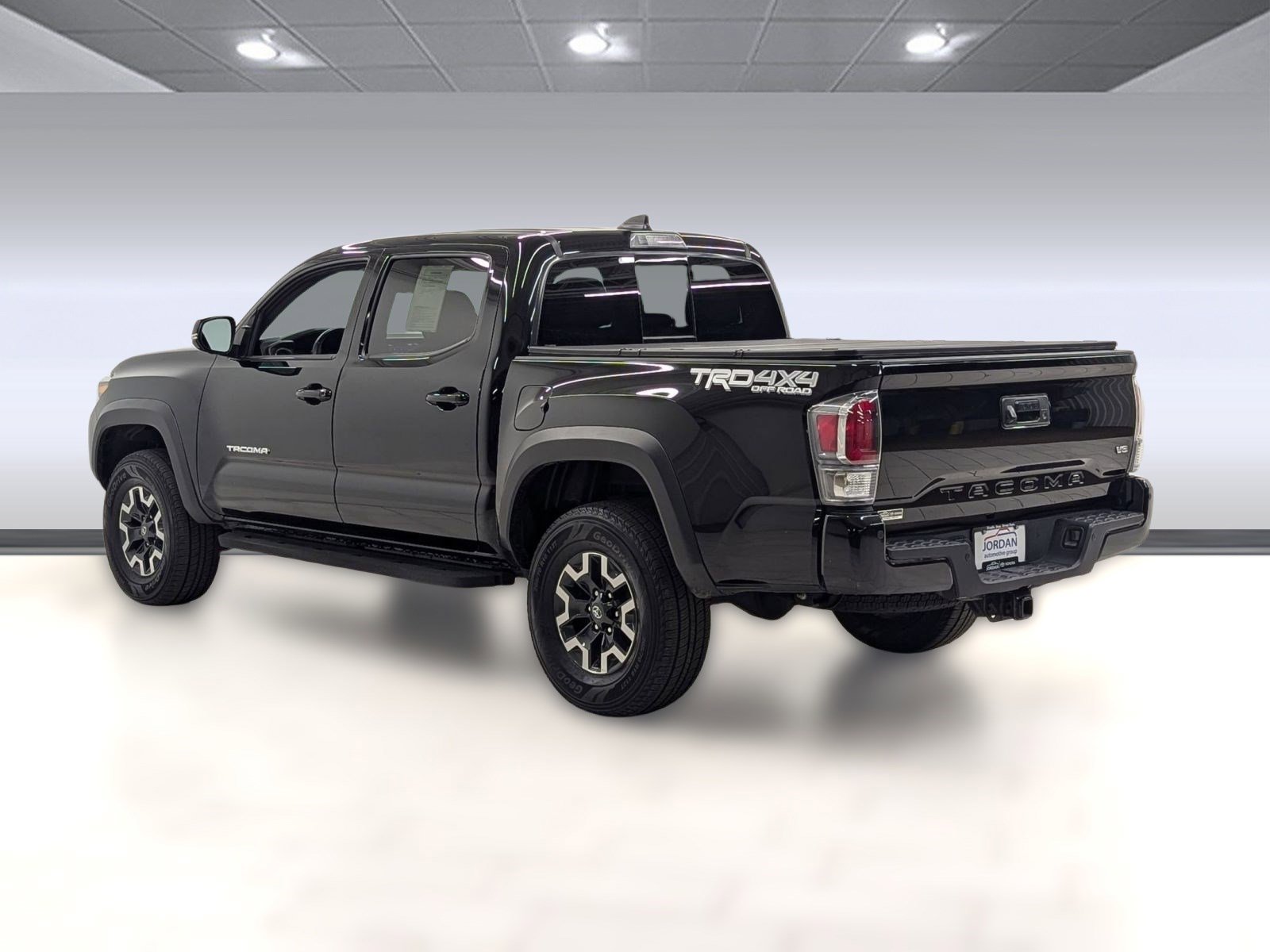 Used 2023 Toyota Tacoma TRD Off-Road image 2