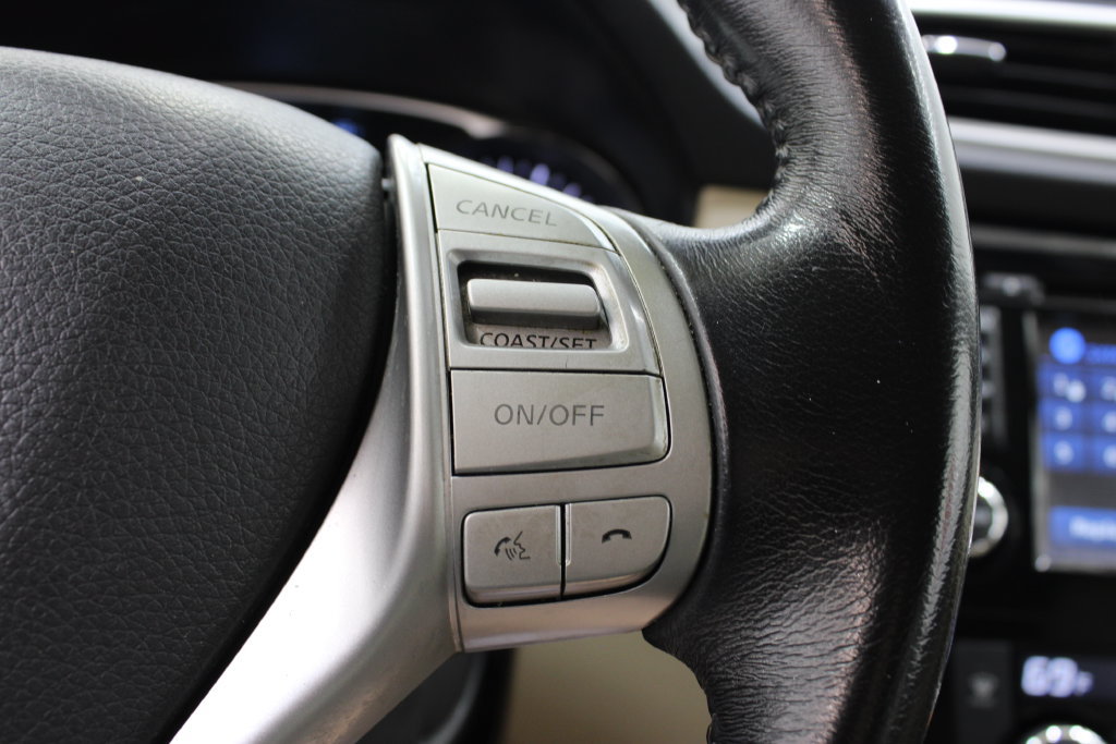 Used 2016 Nissan Rogue SL FWD image 27