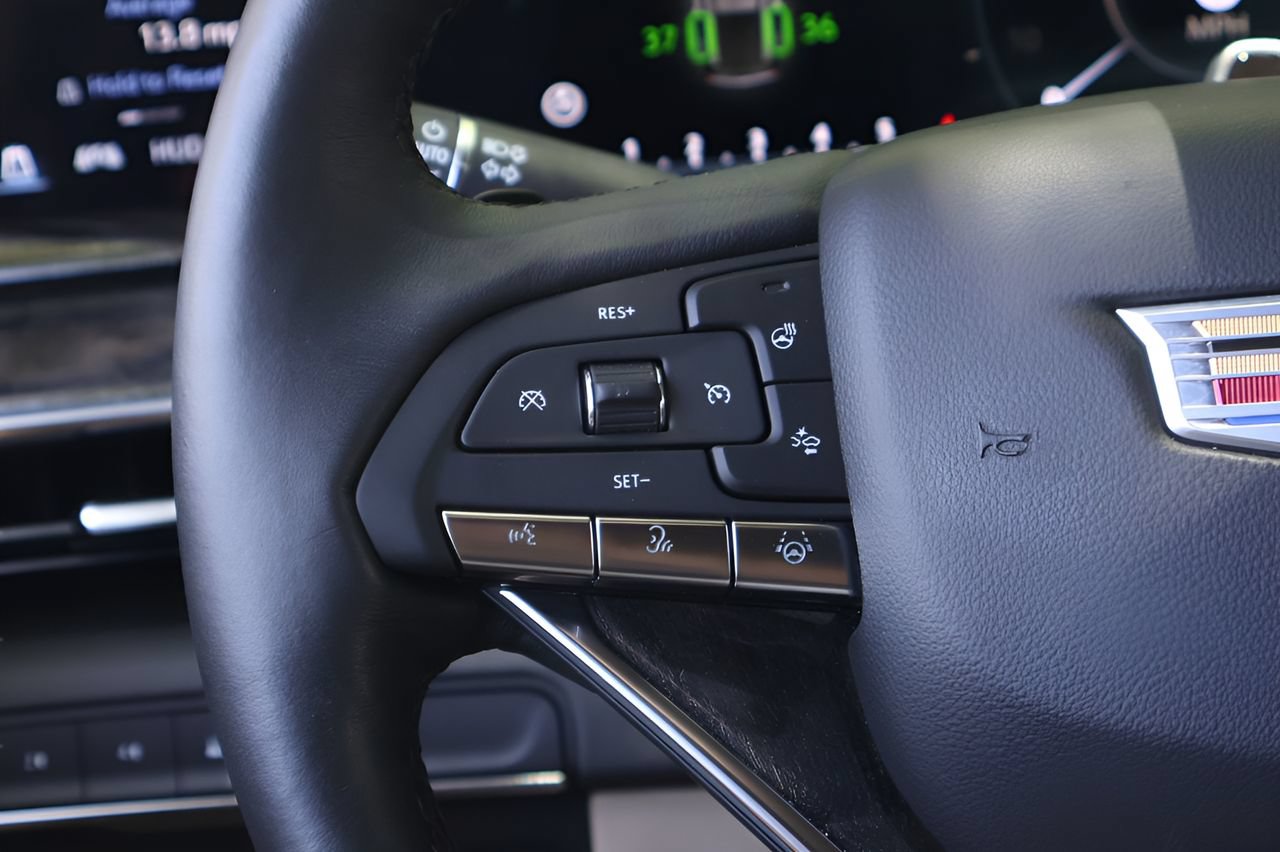 Used 2023 Cadillac Escalade Premium Luxury AWD/4WD image 21