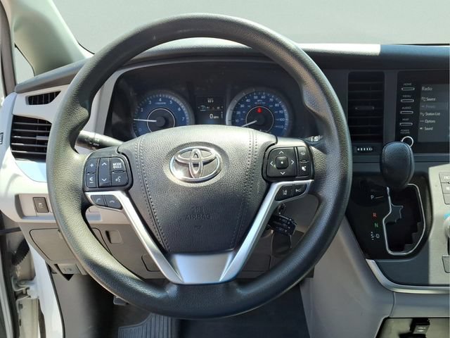 Used 2020 Toyota Sienna L FWD image 15