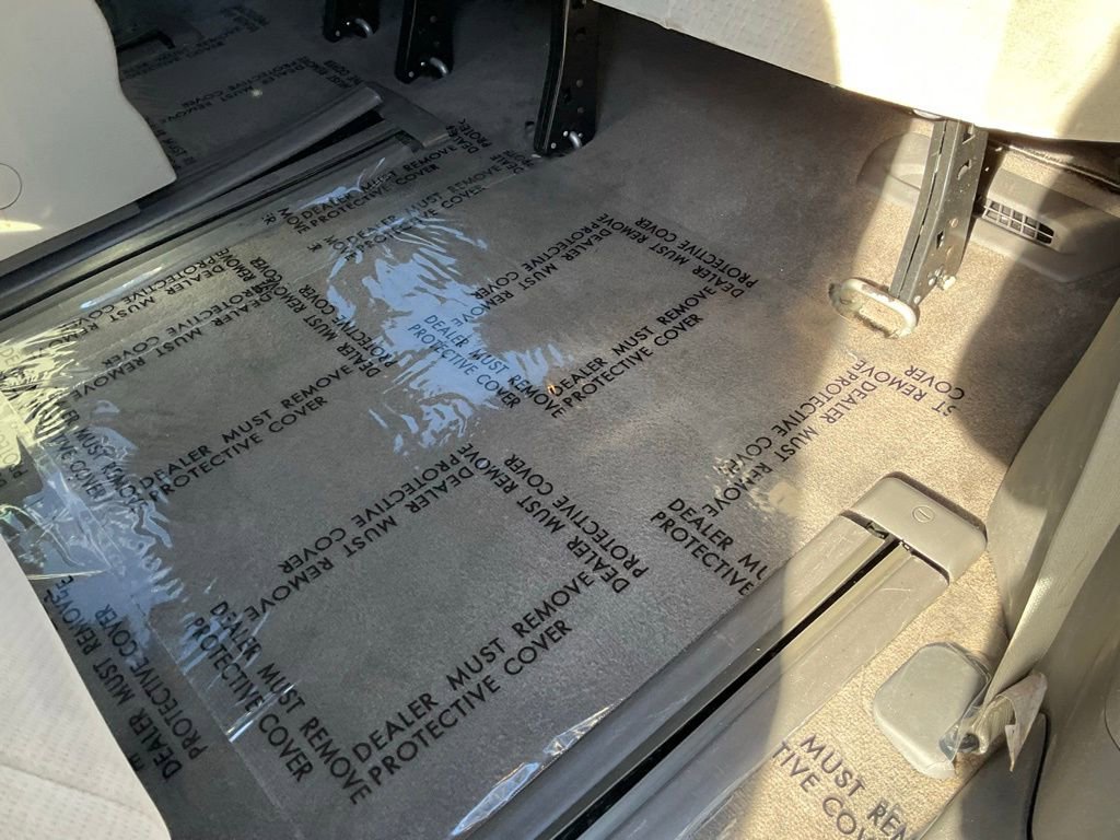 Used 2015 Toyota Sienna LE image 31