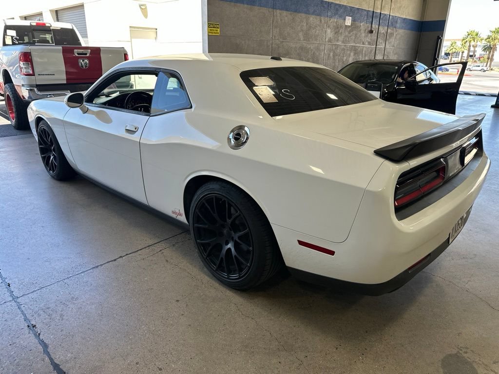 Used 2015 Dodge Challenger SXT RWD image 10