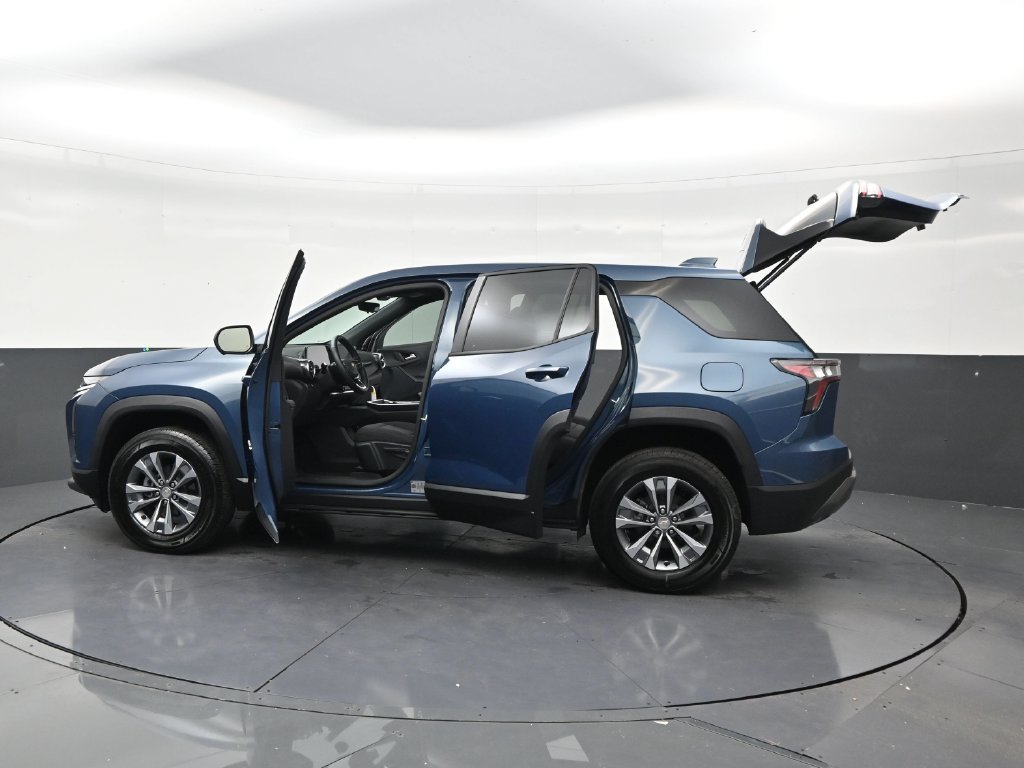 Used 2026 Chevrolet Equinox LT w/ Safety and Technology Package FWD image 29