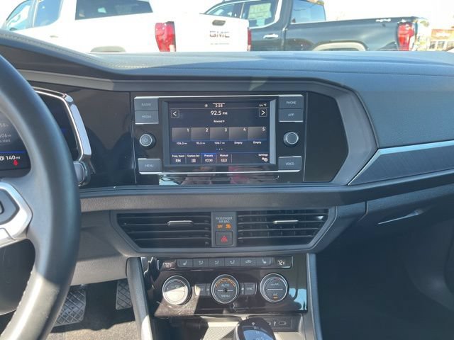 Used 2022 Volkswagen Jetta SE FWD image 15