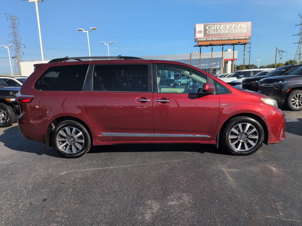 Used 2018 Toyota Sienna XLE w/ XLE Navigation Package AWD/4WD image 6