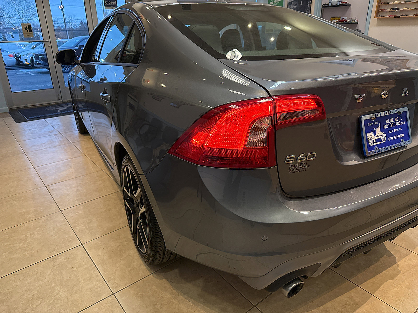 Used 2018 Volvo S60 T5 Dynamic w/ Vision Package image 7
