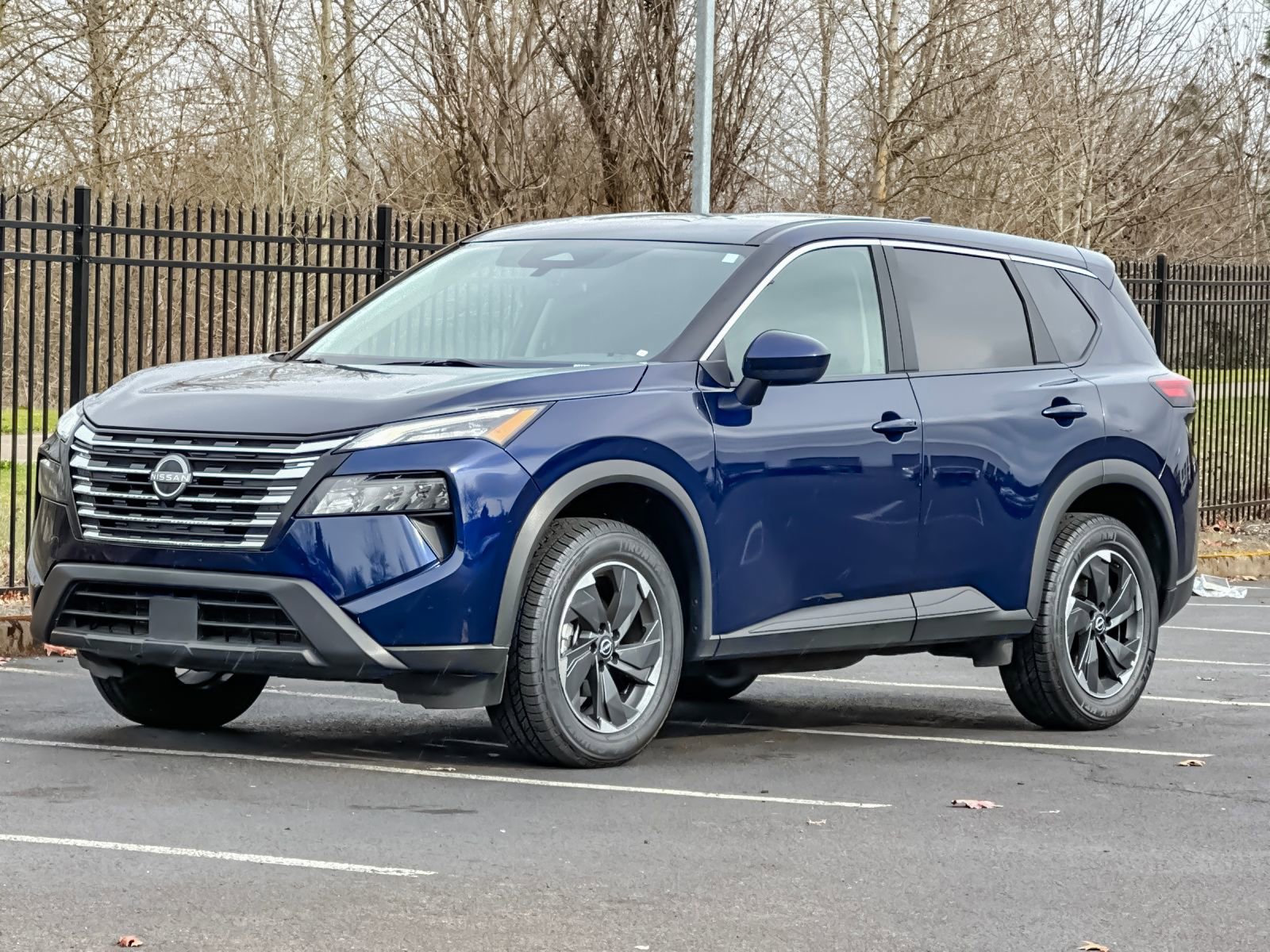 Used 2024 Nissan Rogue SV image 7