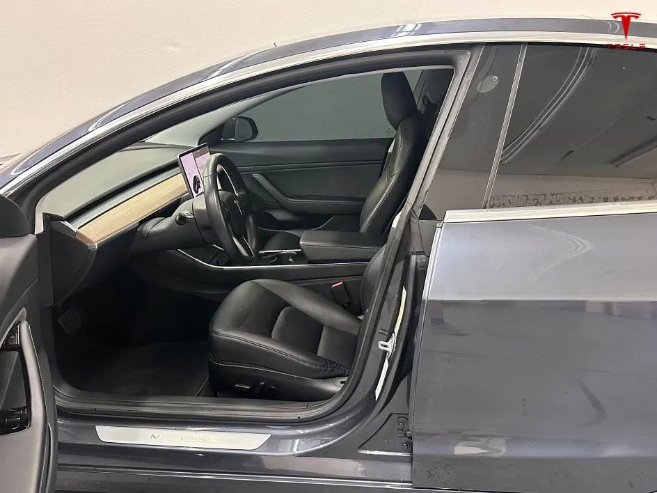 Used 2018 Tesla Model 3 Long Range image 13