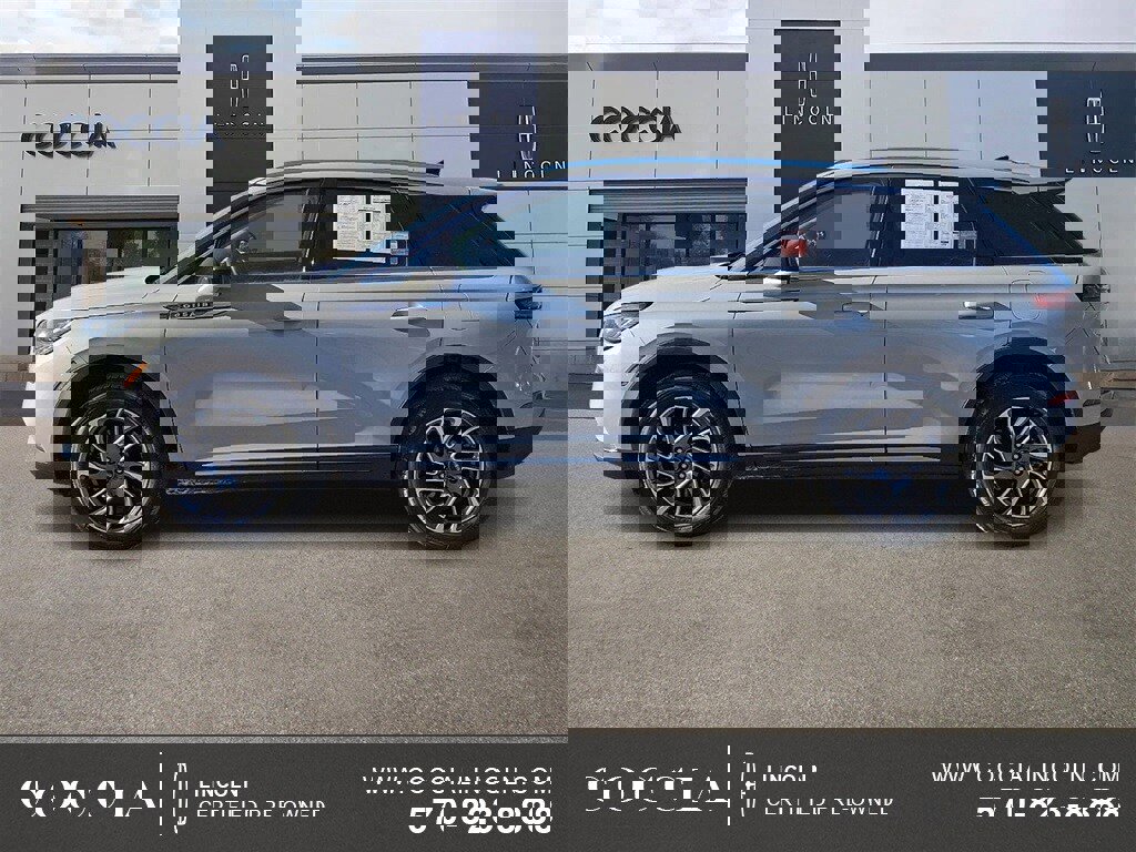 Certified 2022 Lincoln Corsair AWD w/ Equipment Group 101A image 7