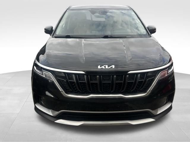 Used 2024 Kia Carnival LX video 2