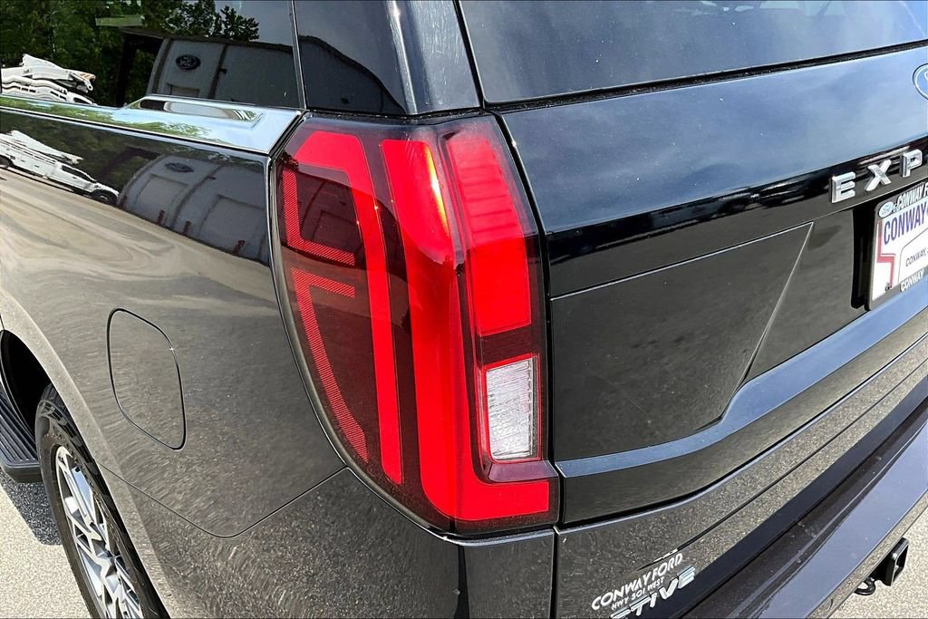 Used 2025 Ford Expedition Active AWD/4WD image 25
