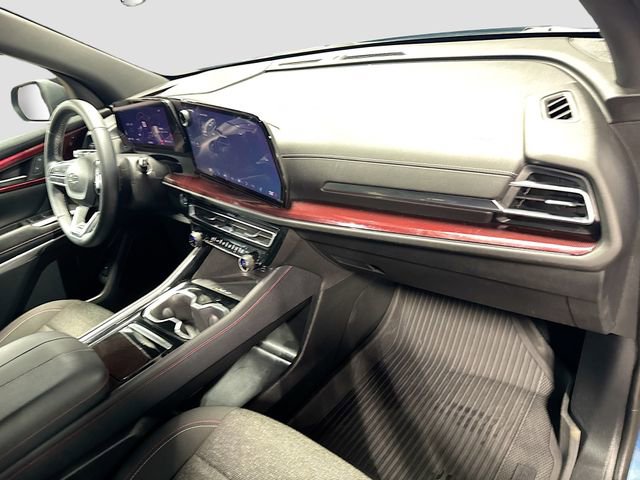 Used 2024 Chevrolet Traverse Z71 AWD/4WD image 30