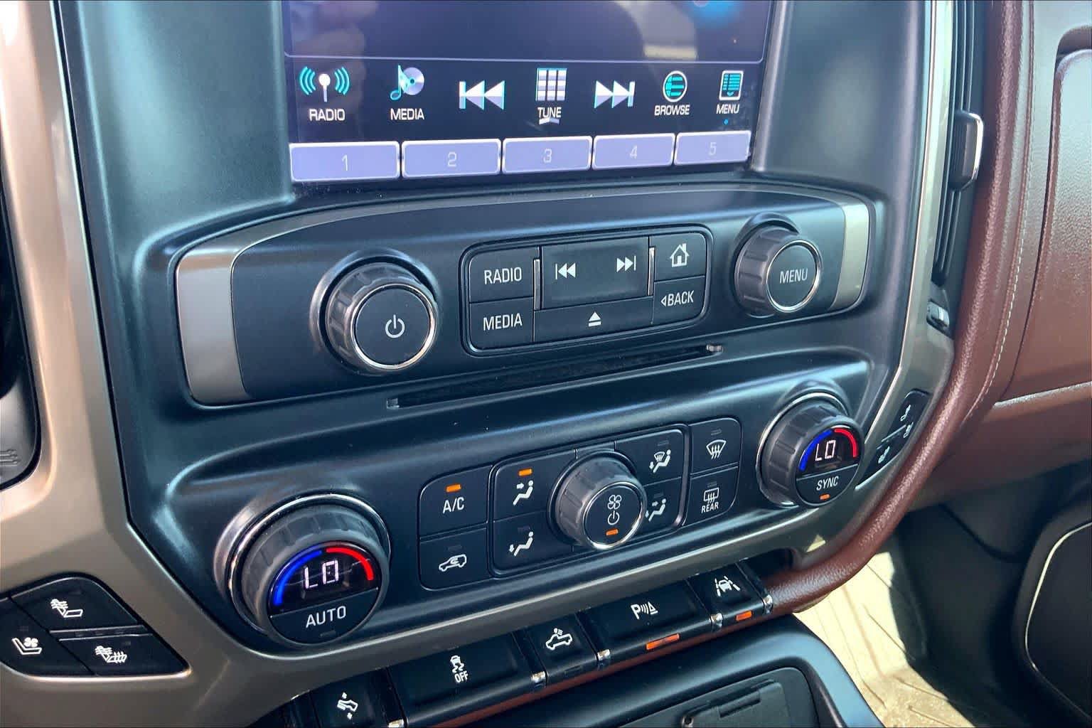 Used 2018 Chevrolet Silverado 1500 High Country AWD/4WD image 34