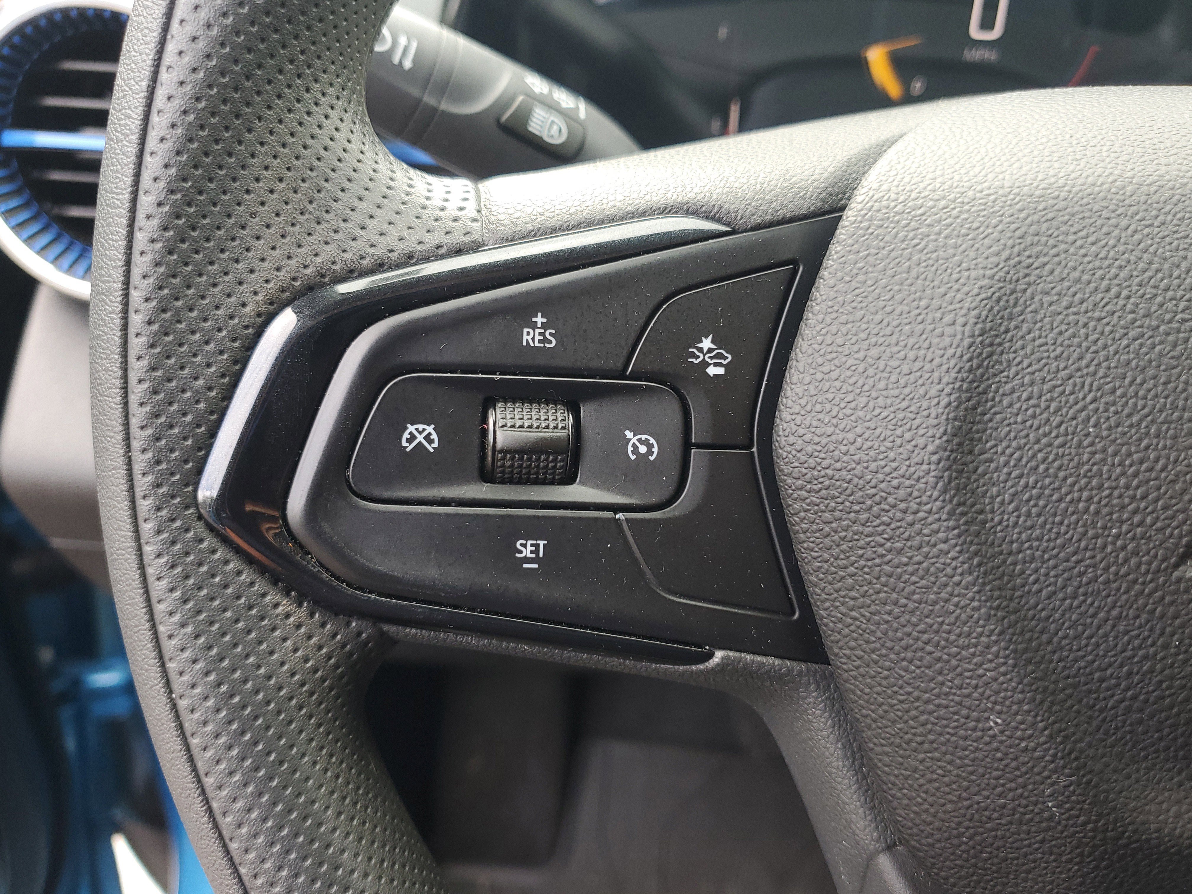 Used 2025 Chevrolet Trax LT image 15