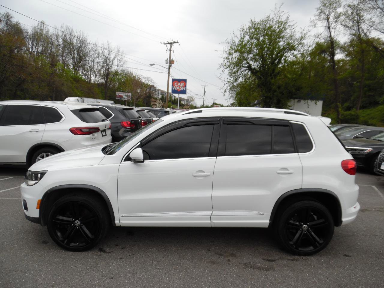 Used 2016 Volkswagen Tiguan R-Line AWD/4WD image 2