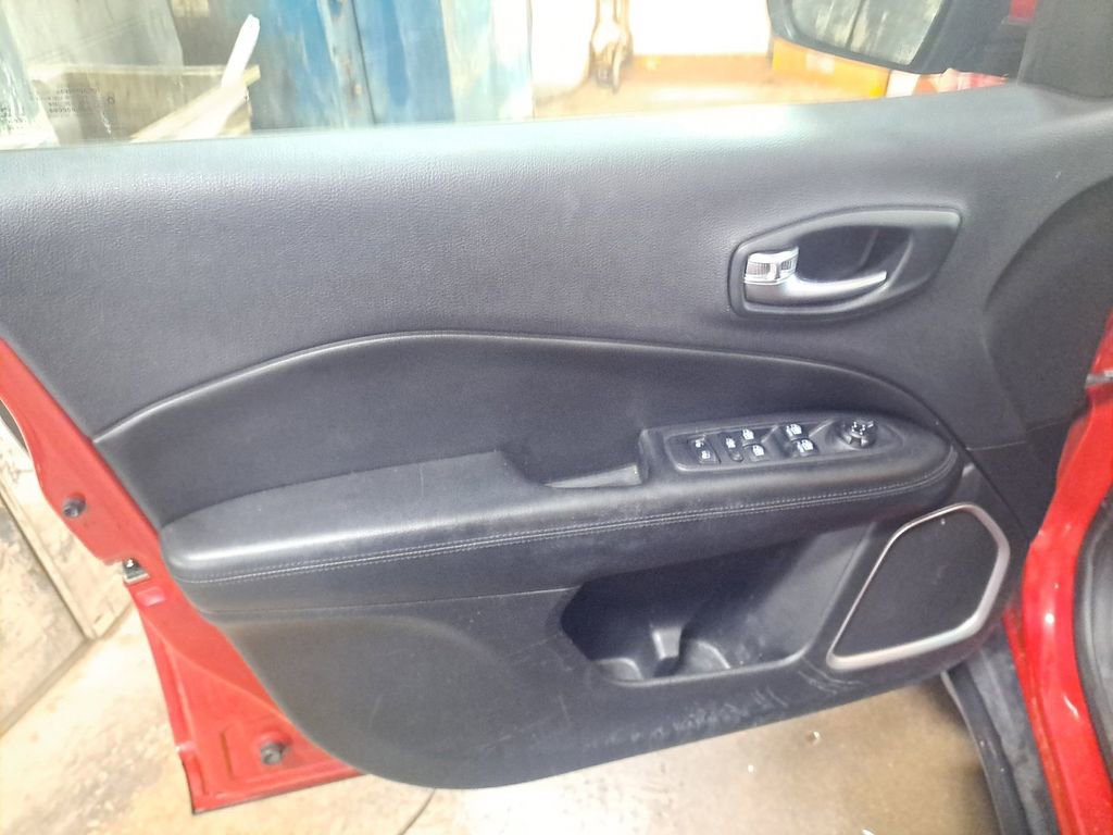 Used 2019 Jeep Compass Altitude image 21