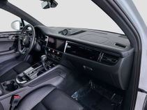 Certified 2026 Porsche Macan AWD/4WD image 16
