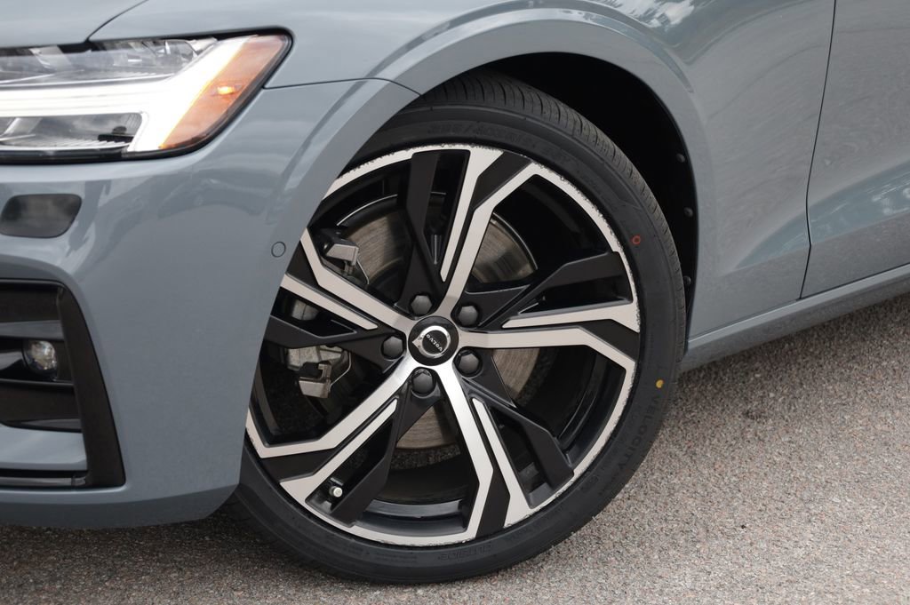Used 2023 Volvo S60 B5 Plus w/ Climate Package FWD image 17
