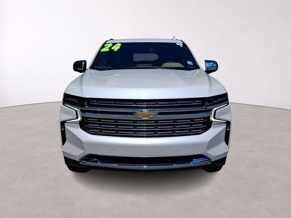 Used 2024 Chevrolet Suburban Premier AWD/4WD image 2