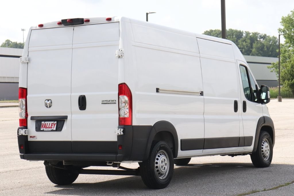 Used 2026 RAM ProMaster 2500 w/ Convenience Group FWD image 9