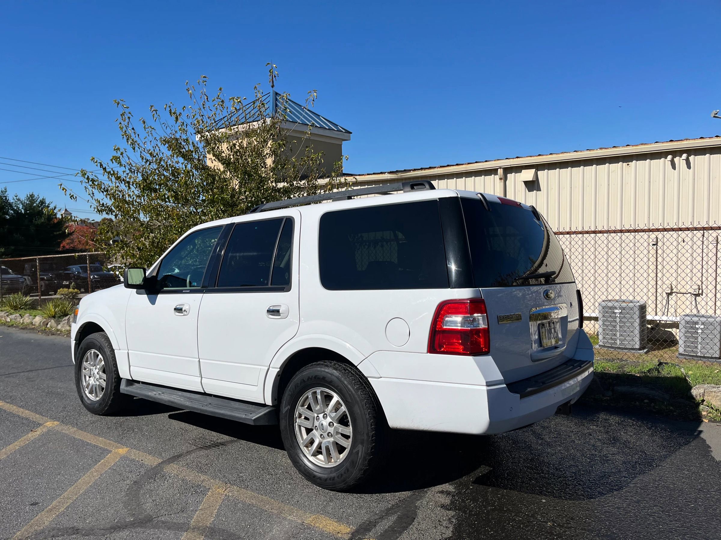 Used 2011 Ford Expedition XLT w/ HD Trailer Tow Pkg image 35