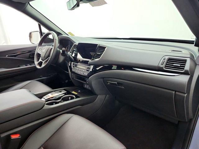 Used 2025 Honda Passport Black Edition image 17