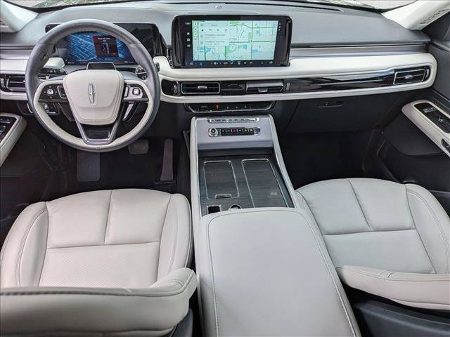 Used 2025 Lincoln Aviator 2WD image 17